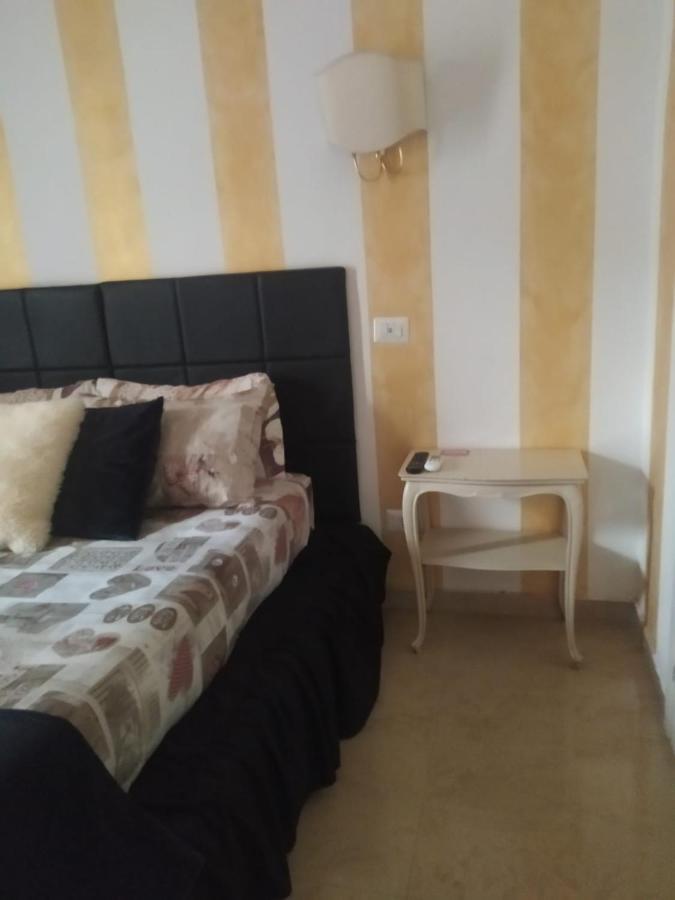 Fiumicinoa57 Bed & Breakfast Luaran gambar