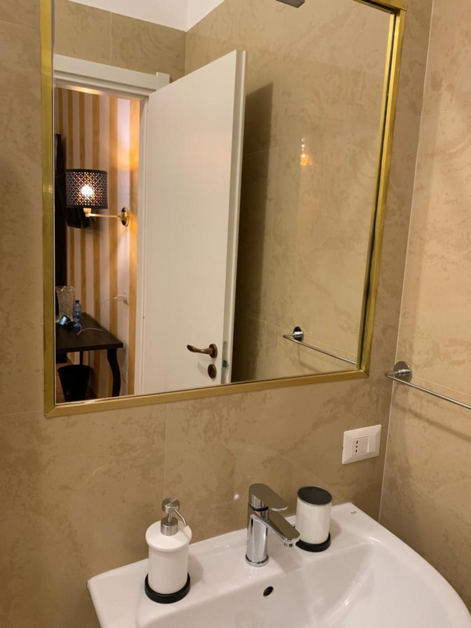 Fiumicinoa57 Bed & Breakfast Luaran gambar